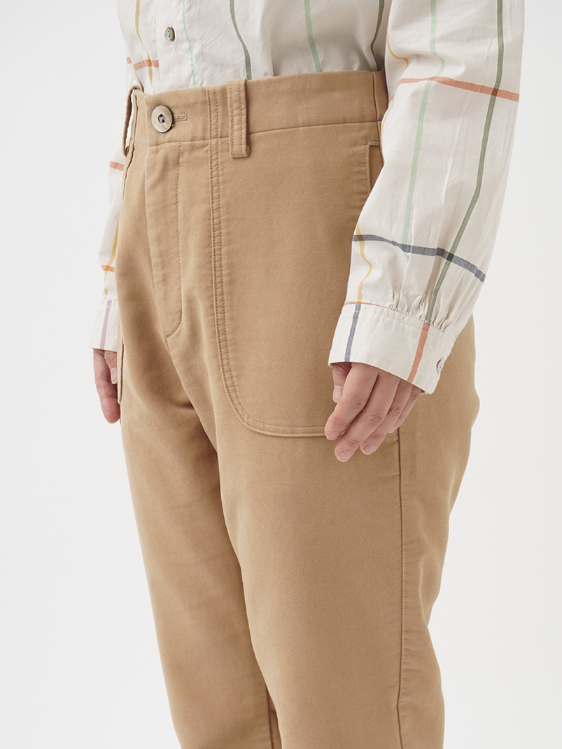 しなやかスエード ラウンドポケットパンツ