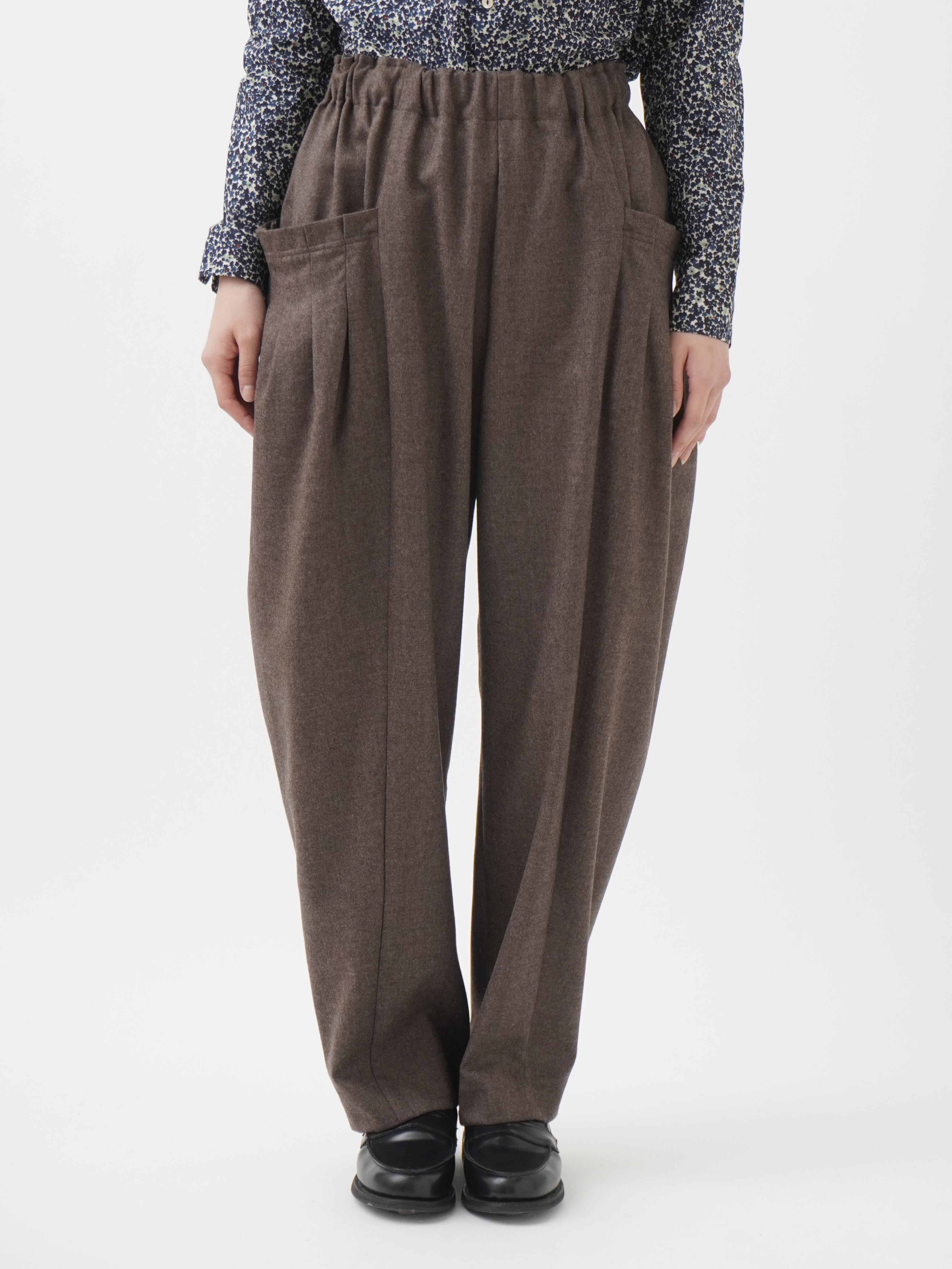 2／60ハイカウントフラノ タックポケットテーパードパンツ