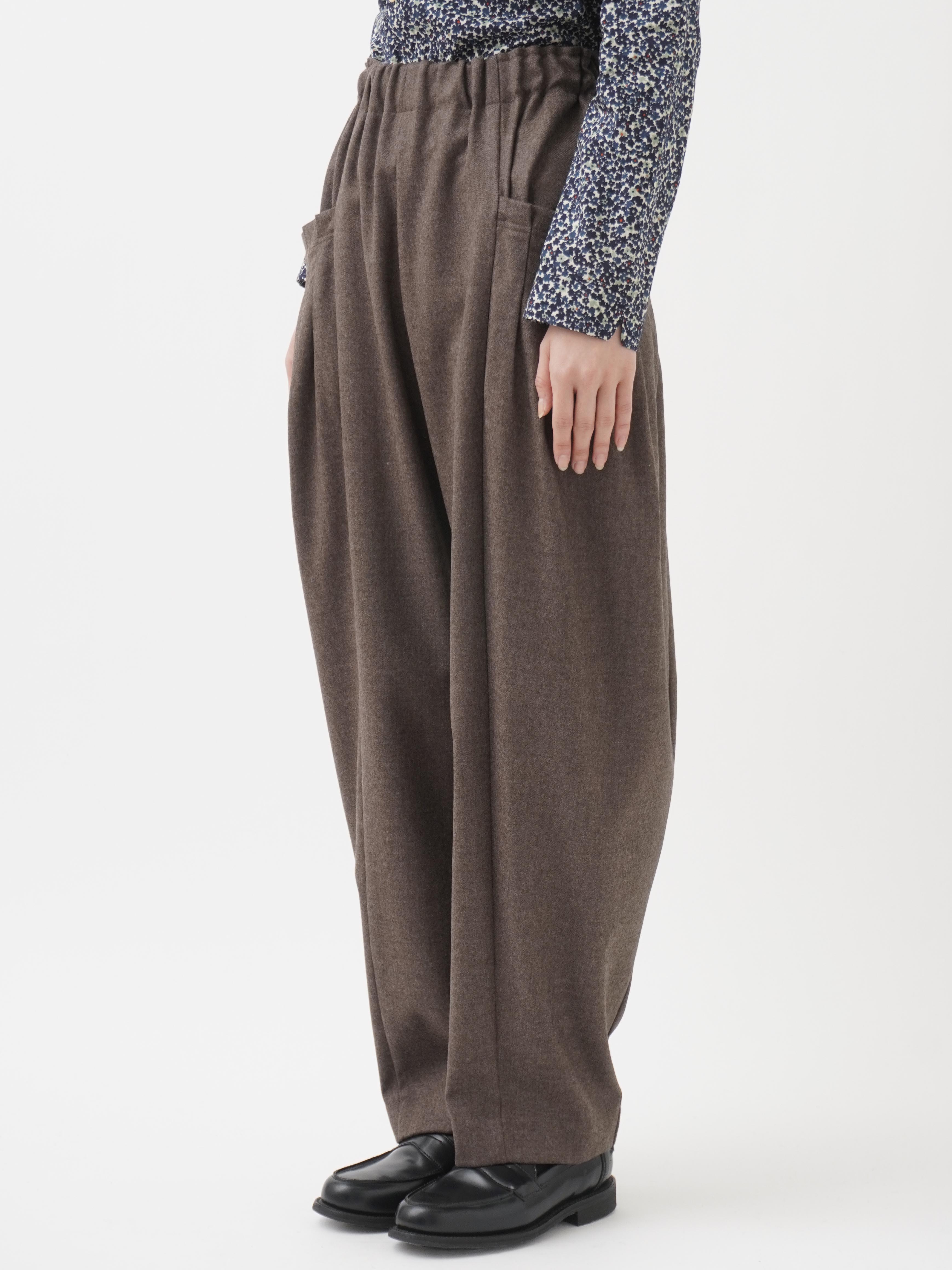 2／60ハイカウントフラノ タックポケットテーパードパンツ