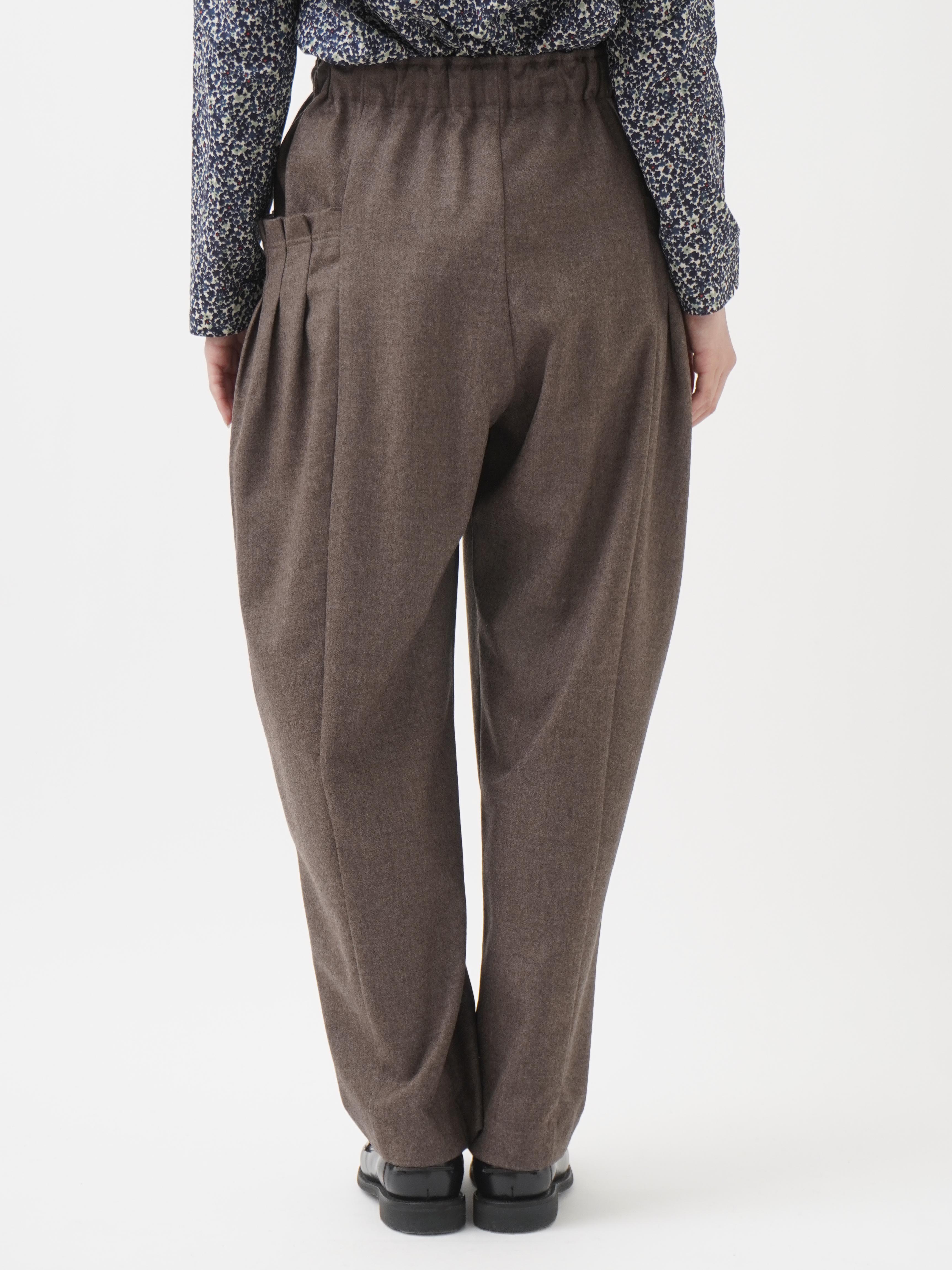 2／60ハイカウントフラノ タックポケットテーパードパンツ