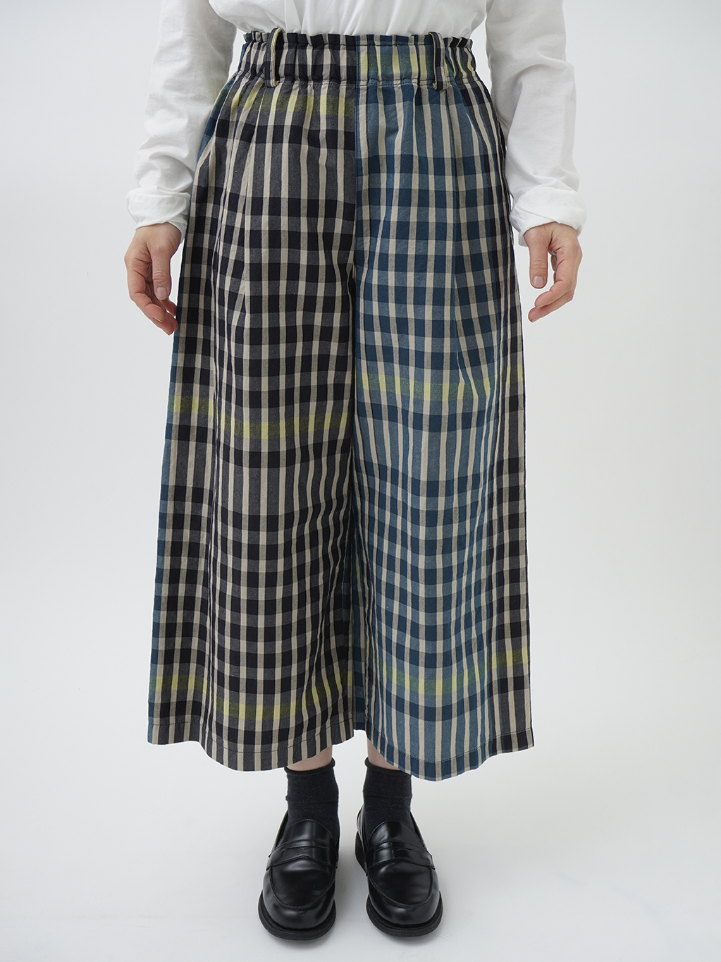 【新品・タグ付】MARGARET HOWELL　チェック柄　起毛　2タックパンツ 綿麻ふふむチェック タックパンツ