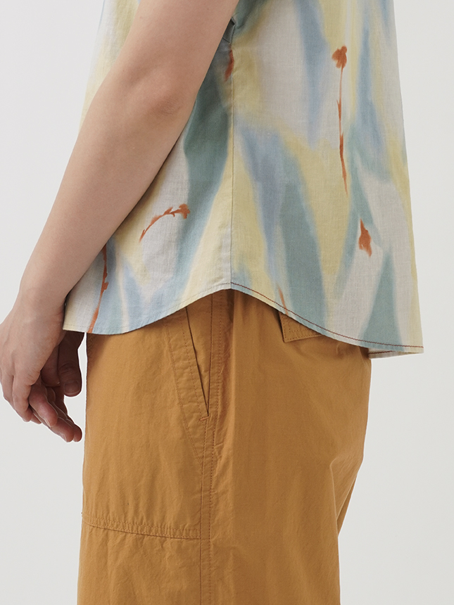 コットンリネンシーチング秋霧柄 ウィング襟ショート袖シャツ