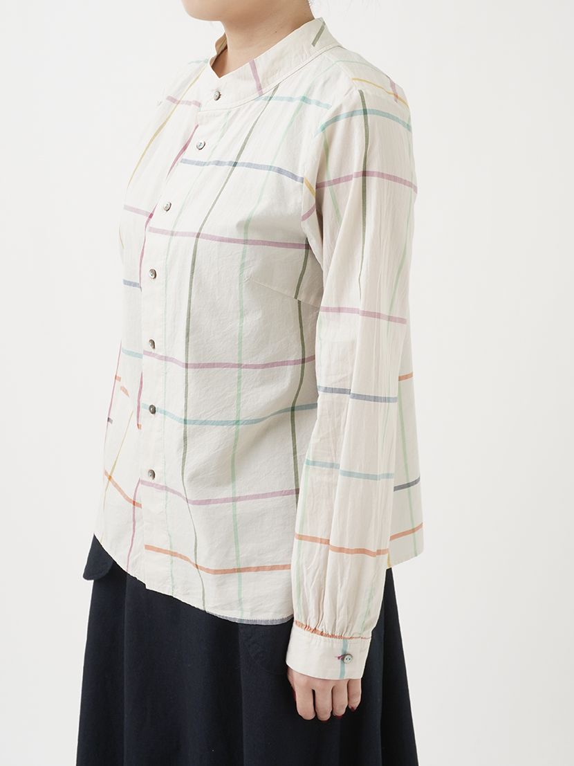 60／－冴ゆペンチェック オフスタンド襟シャツ