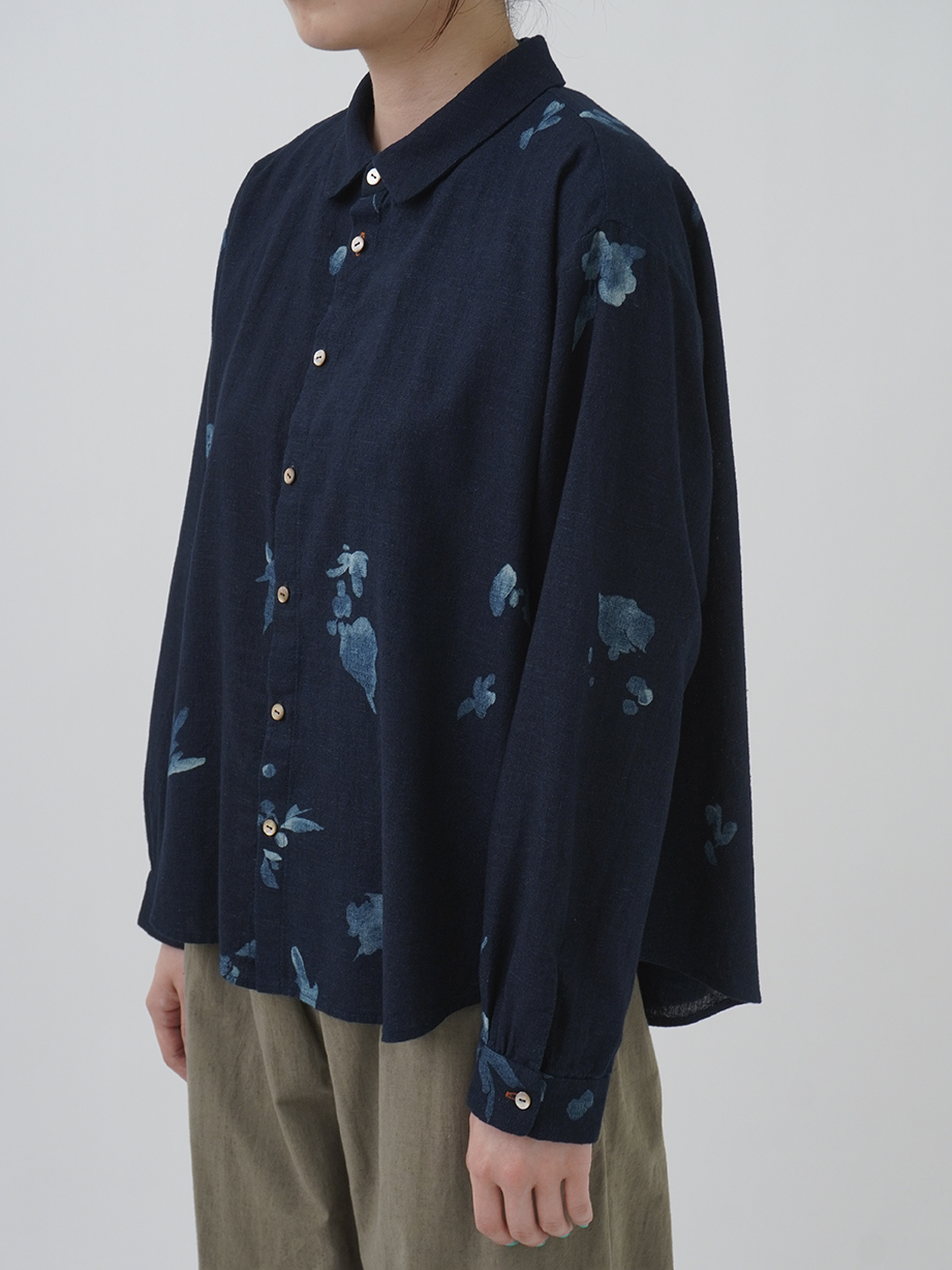 オンライン限定】16／－インディゴガーゼ野山柄 ワイド襟オーバーシャツ