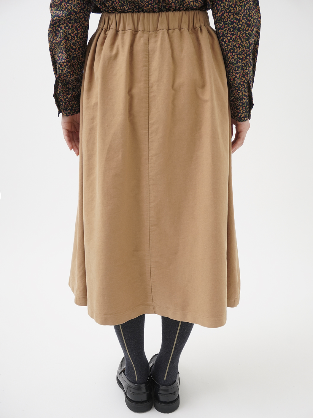 しなやかスエード ラウンドポケットフレアスカート