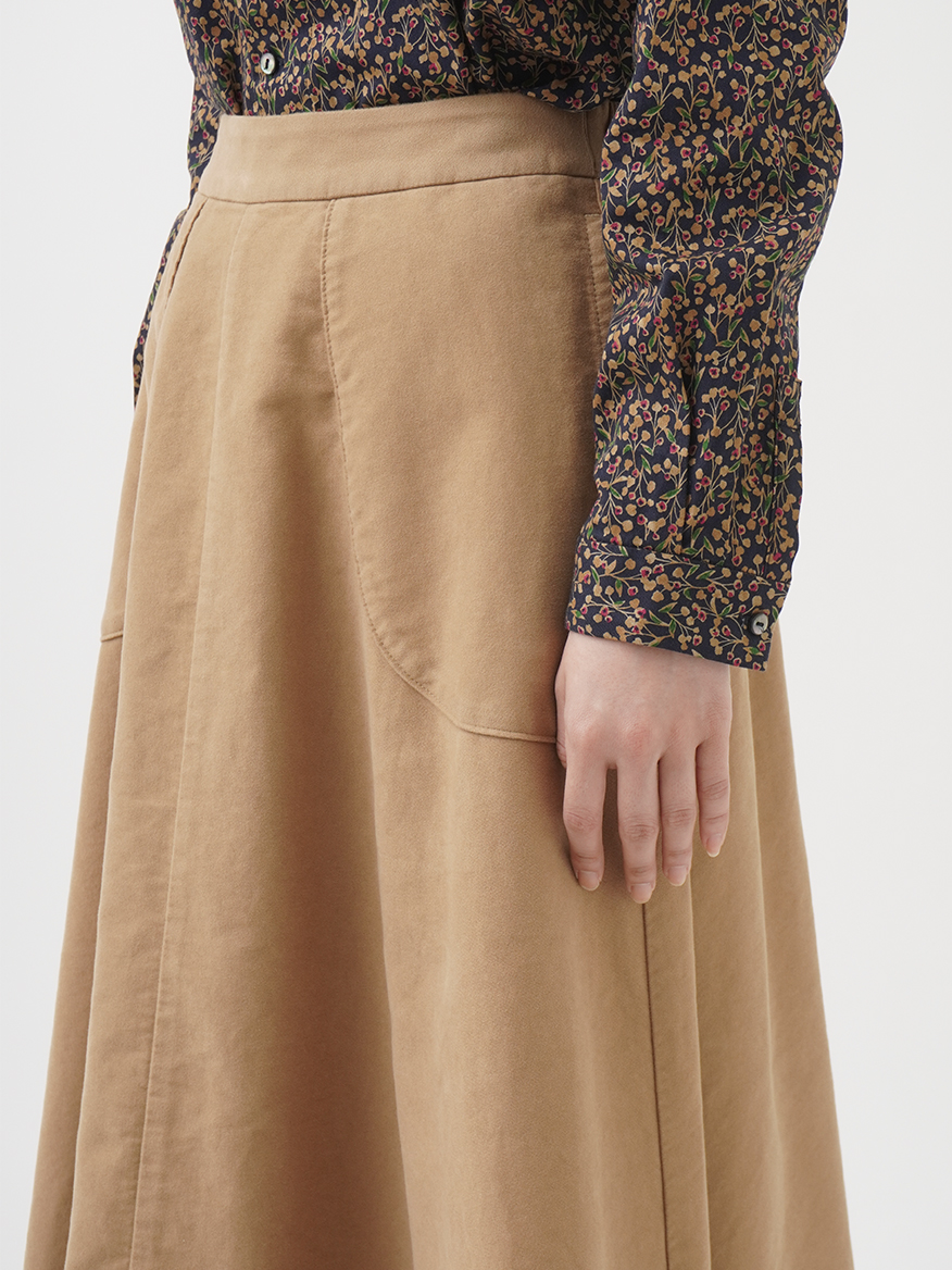 しなやかスエード ラウンドポケットフレアスカート