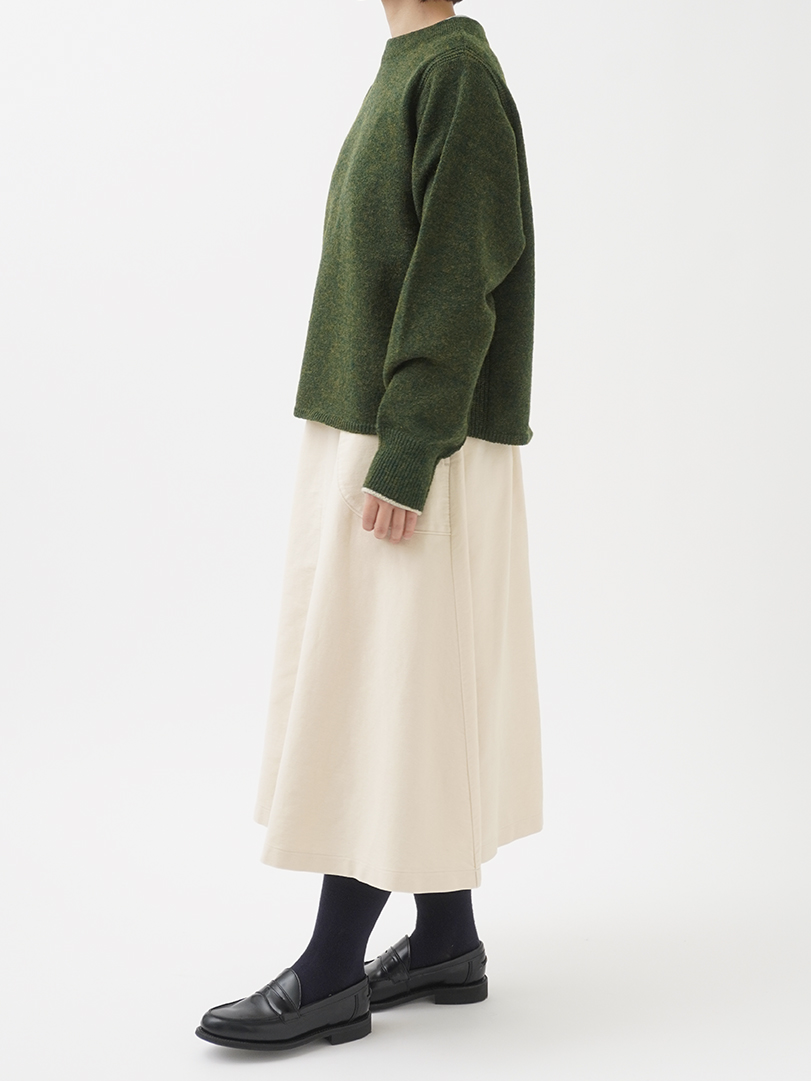 しなやかスエード ラウンドポケットフレアスカート