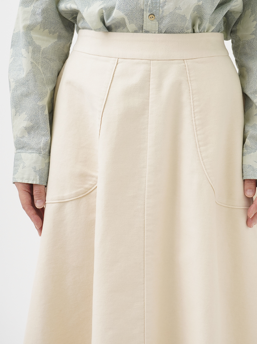 しなやかスエード ラウンドポケットフレアスカート