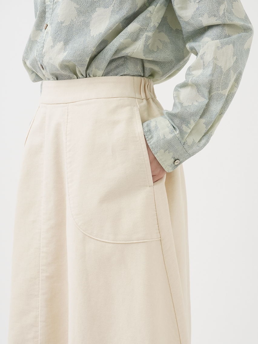 しなやかスエード ラウンドポケットフレアスカート