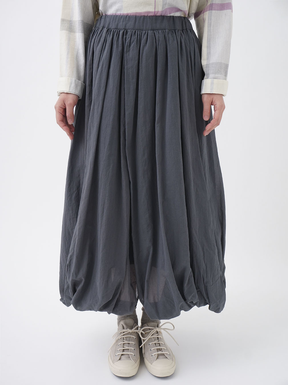 美品☆パラスパレス 花柄 ローンタビラコ柄 フレアーギャザースカート 日本製 80／－ボイル 裾ふふむギャザースカート