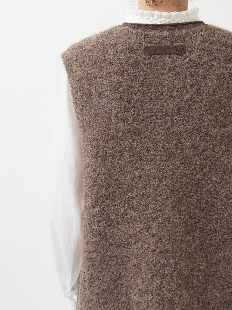 新品タグ付✨かぐれ　2024AW　アルパカルーズベスト　ゆったり　柔らか　グレー かぐれ（カグレ）の「アルパカルーズベスト（ベスト）」 - WEAR