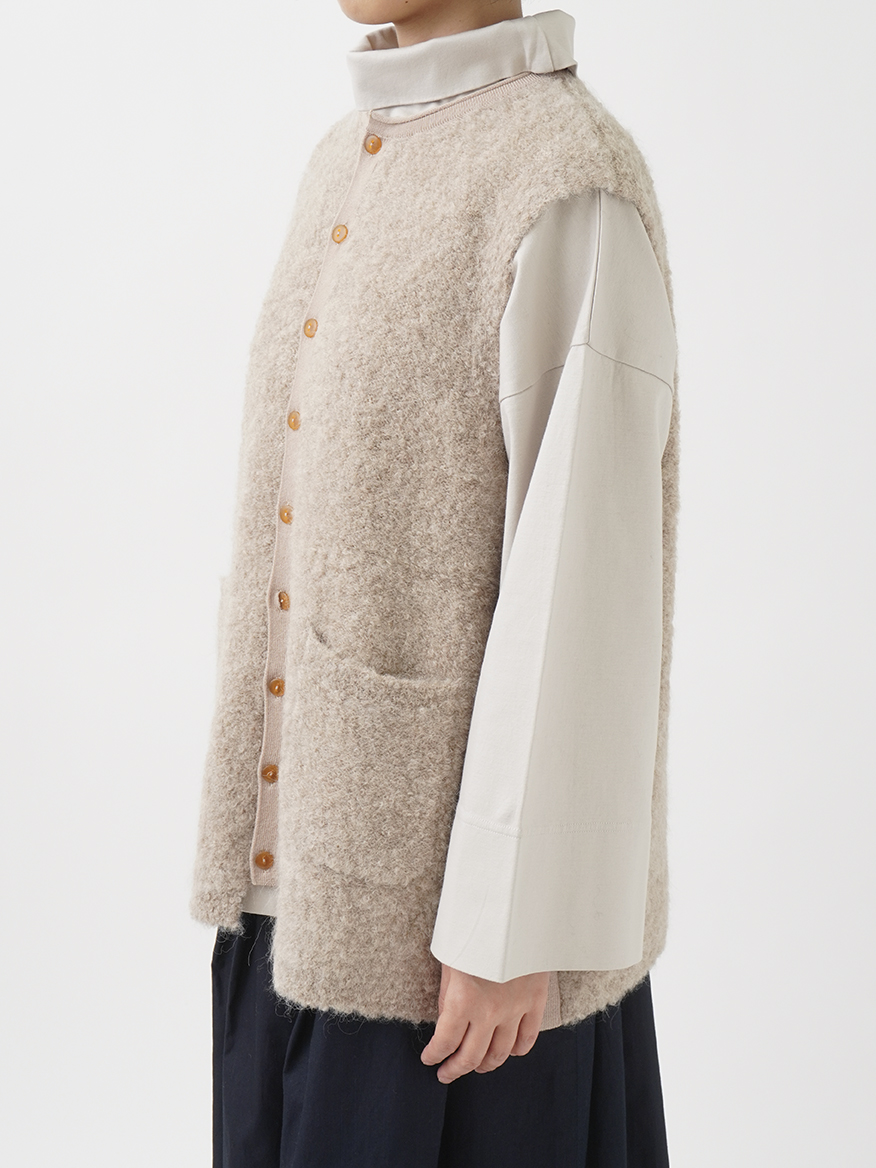 gasa* grue／ペルー製 アルパカ混ケーブル編みベスト ジレゆったりグレー gasa* grue／ペルー製 アルパカ混ケーブル編みベスト ジレ