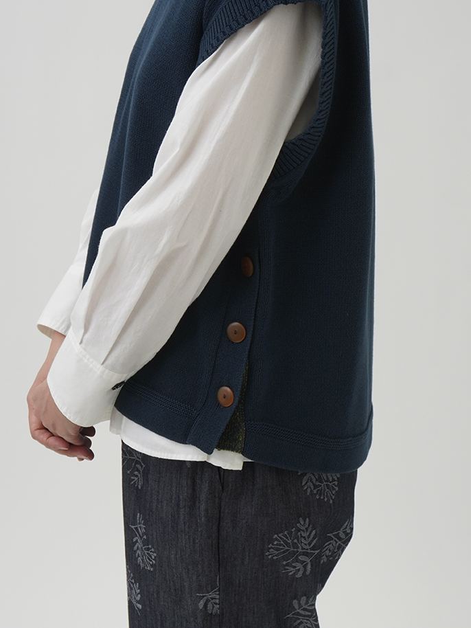 【美品】フレームワーク ショールカラー スナップボタン ダウンベスト グレー 美品】フレームワーク ショールカラー スナップボタン ダウン