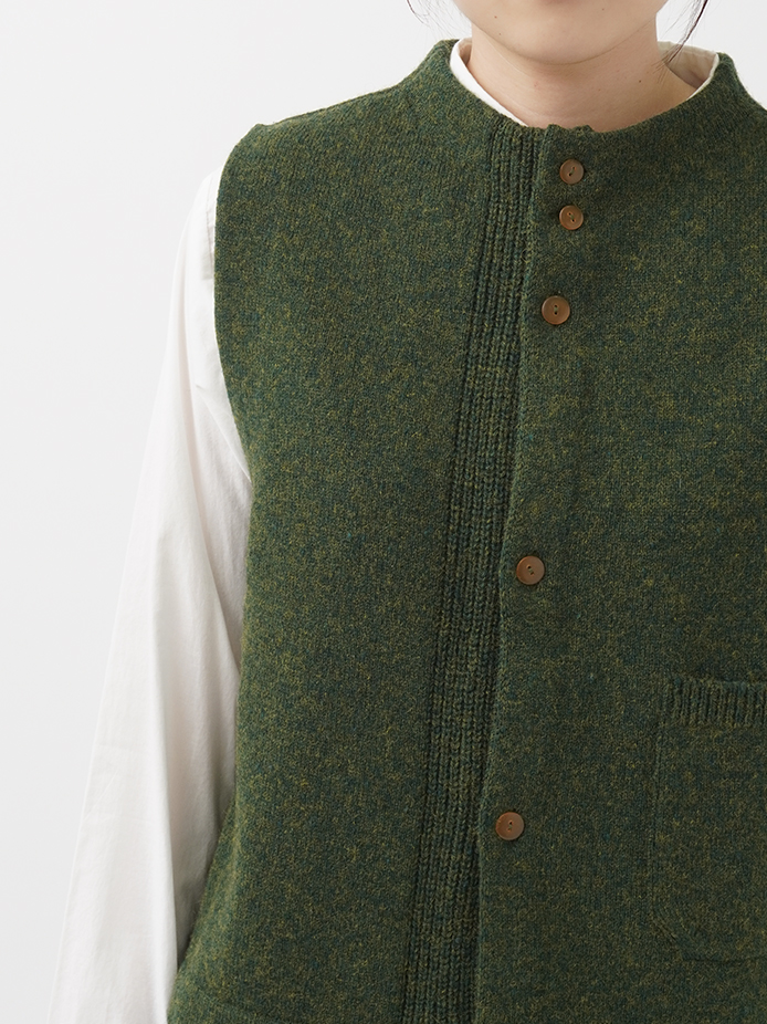 オリーブグリーン カジュアルベスト phenix ベスト ジレ 「SHIPS別注」+phenix:「撥水」ユーティリティー