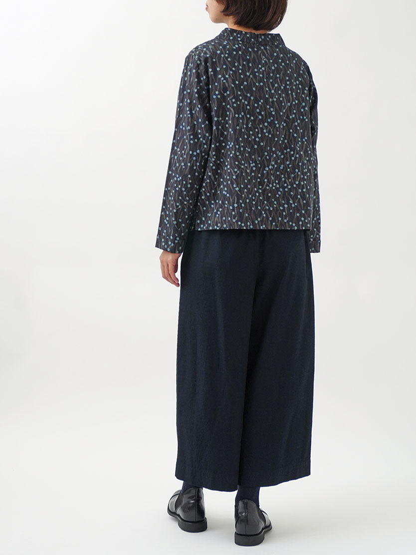 16／-インディゴ平織タックパンツ