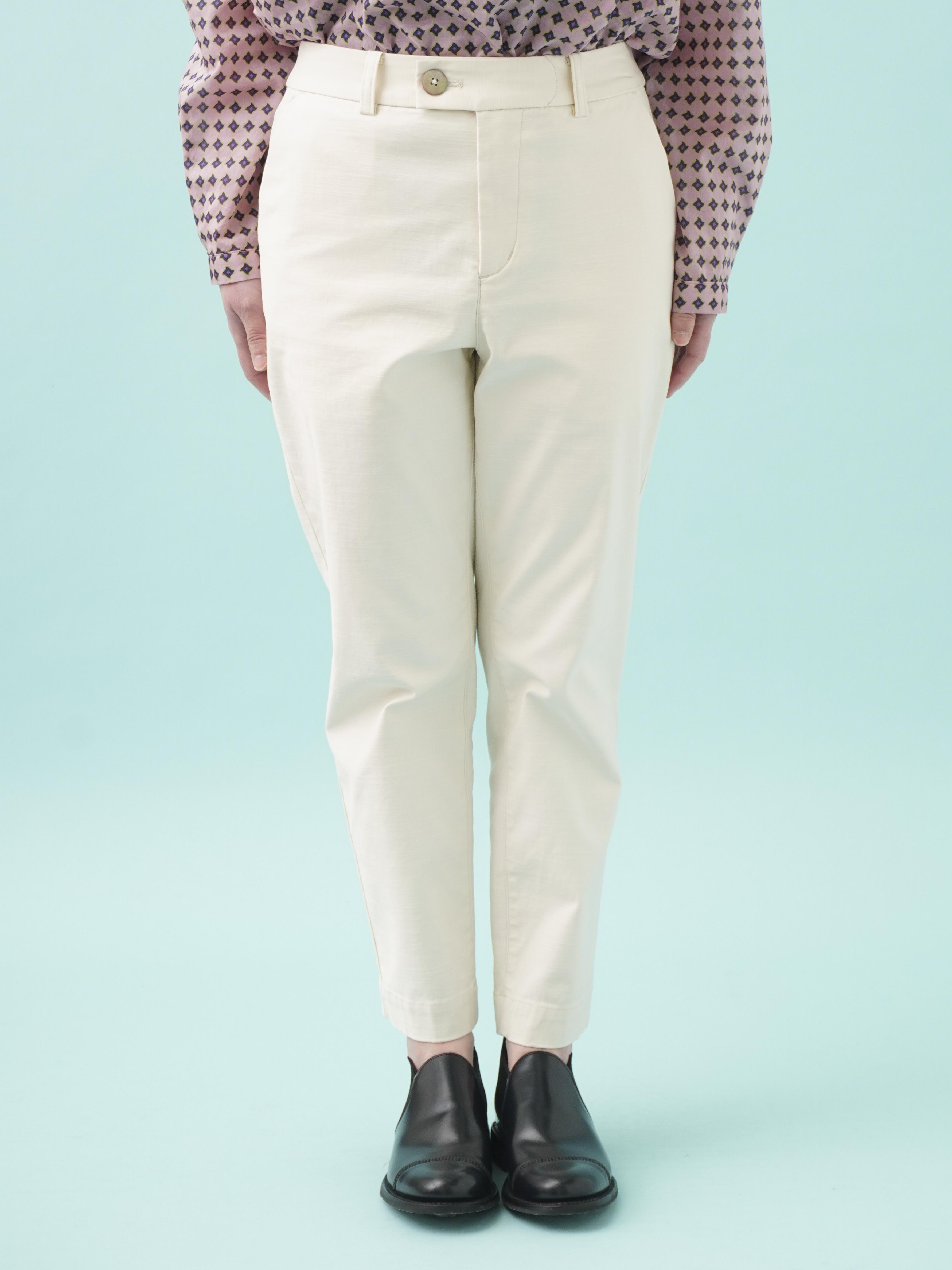 バックサテンストレッチパンチ