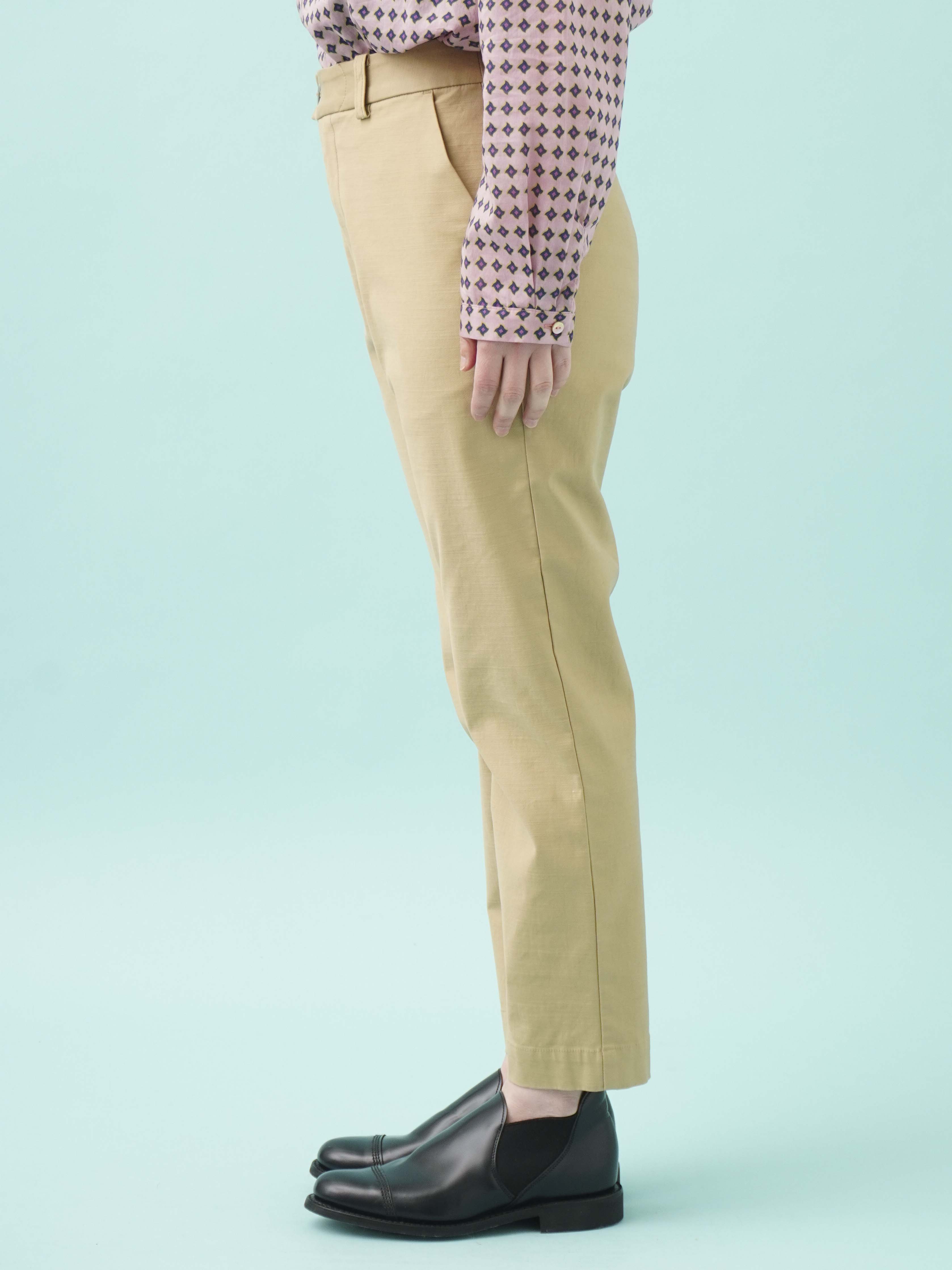 バックサテンストレッチパンチ