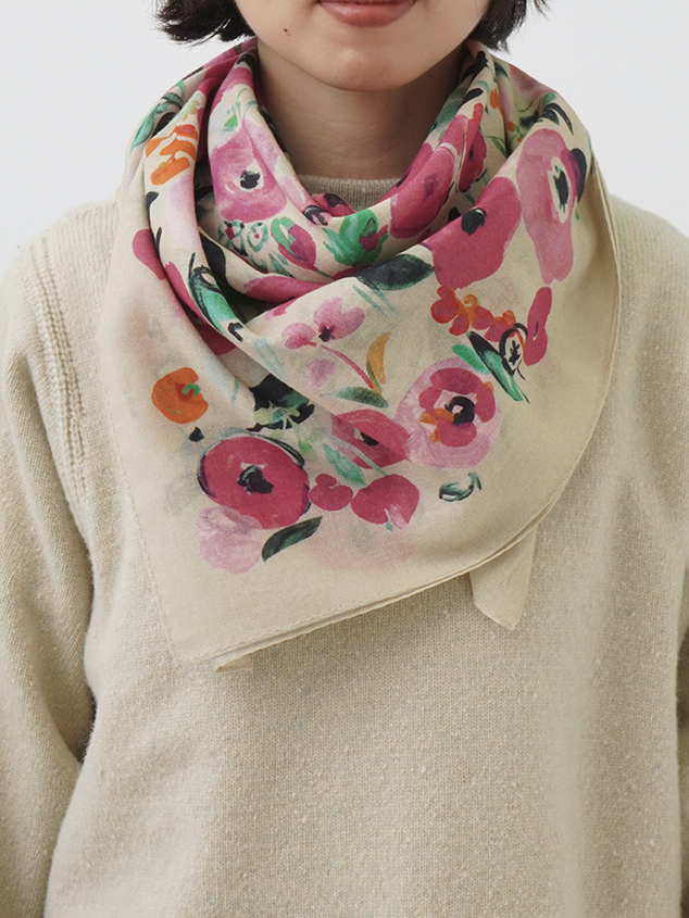 綿ガーゼ 冴え咲き柄スカーフ