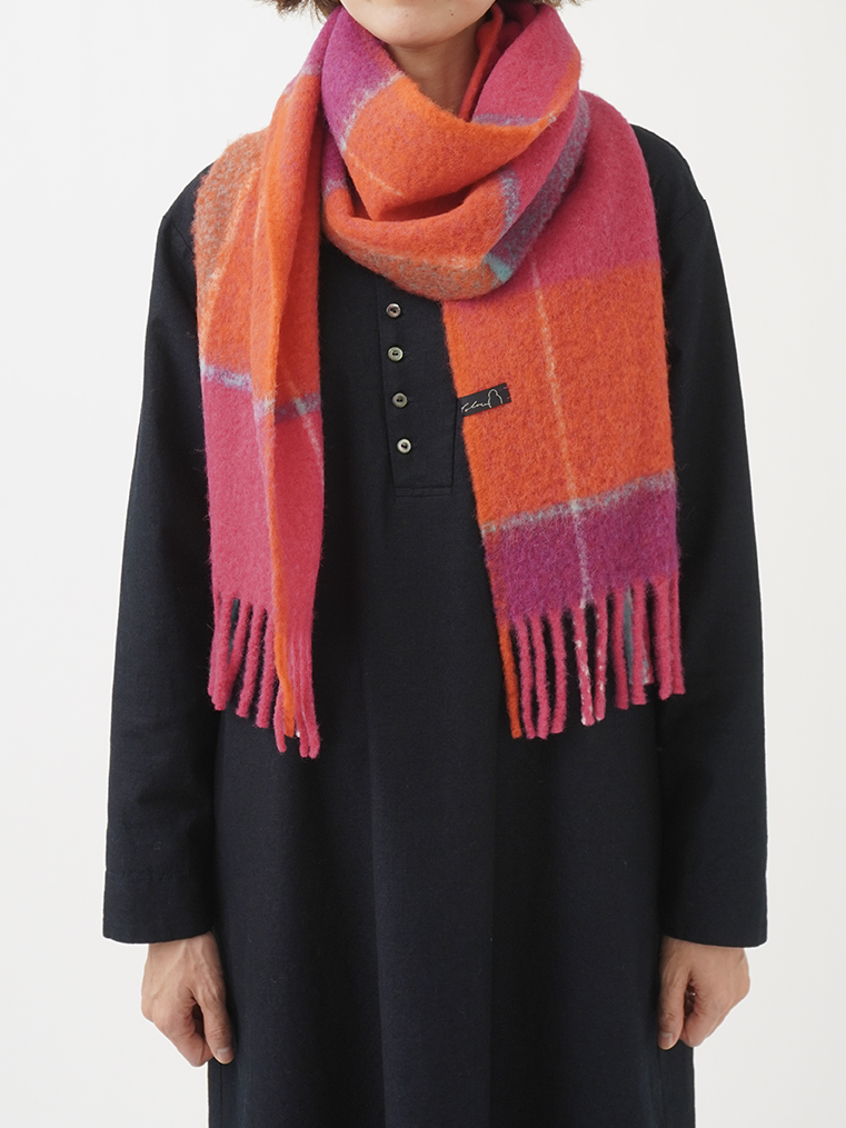 1／8アルパカウール ブークレ起毛チェックマフラー