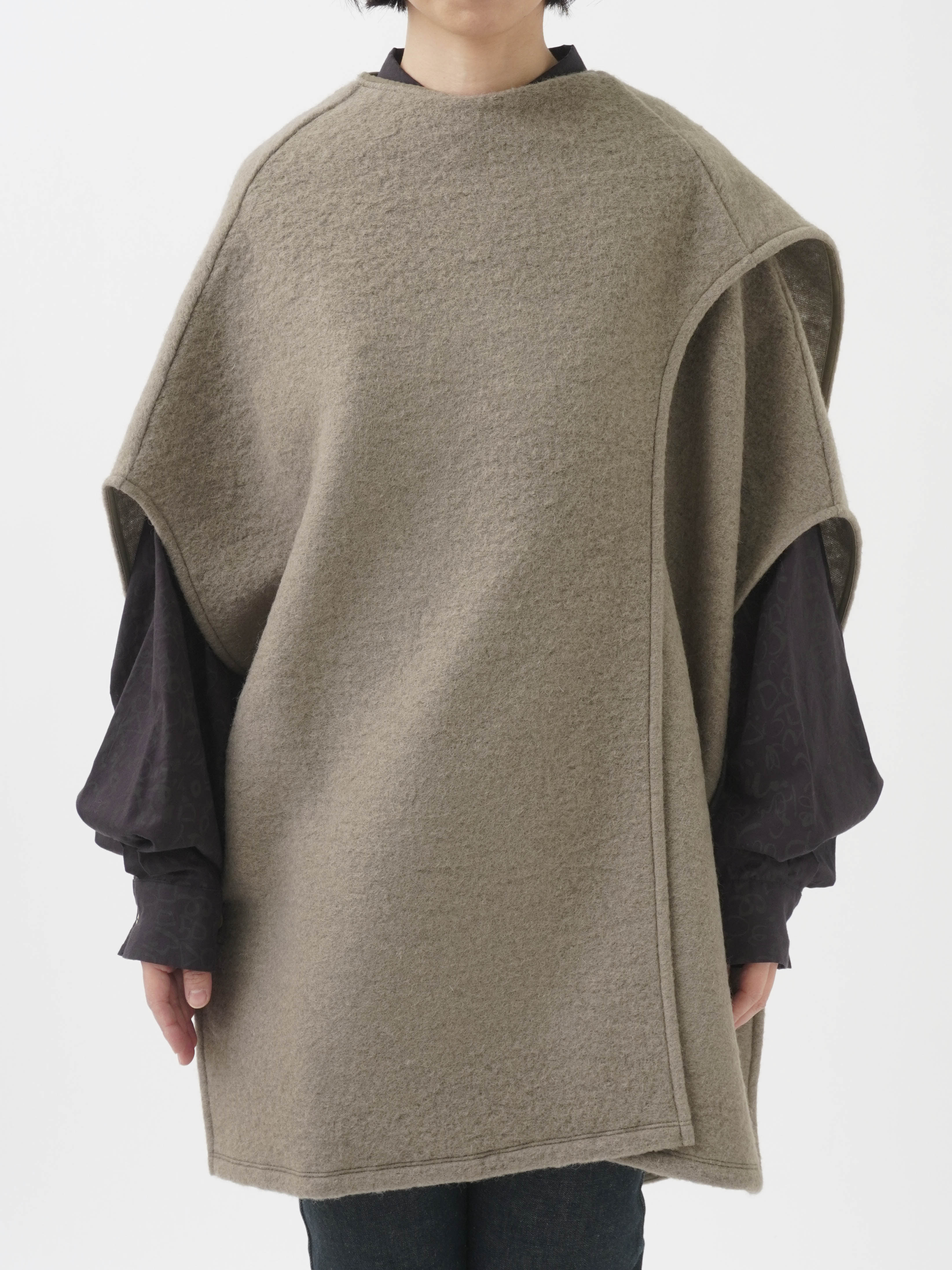 圧縮ニット ノースリーブケープコート
