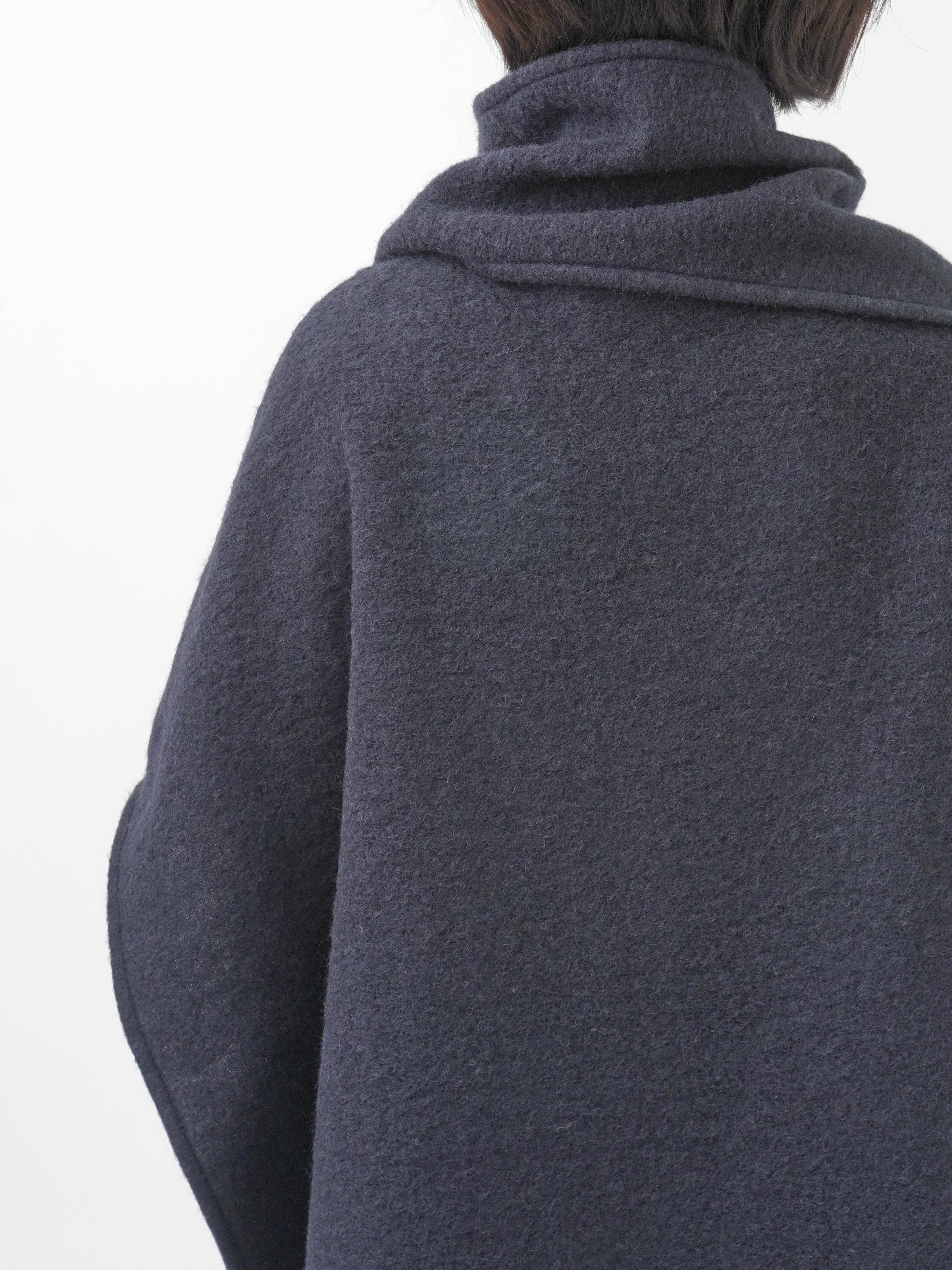 圧縮ニット ノースリーブケープコート