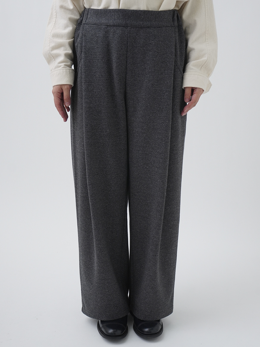 ヘリドットサイ メニータックパンツ(値札付き) ヘリドットサイ メニータックパンツ(値札付き) Many tuck pants