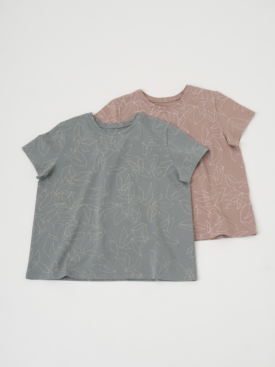 40／－プレーティング天竺 マグノリア柄半袖Tシャツ