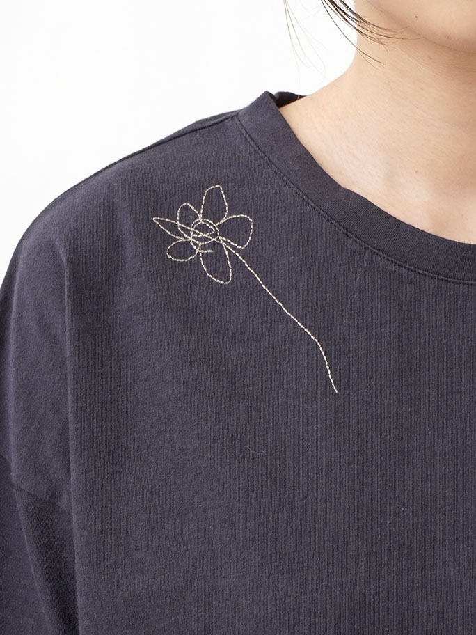 30／－ナチュラルソフト天竺 花刺繍ワイドTシャツ