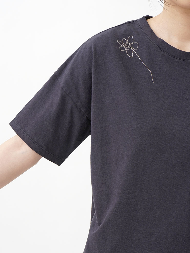 30／－ナチュラルソフト天竺 花刺繍ワイドTシャツ