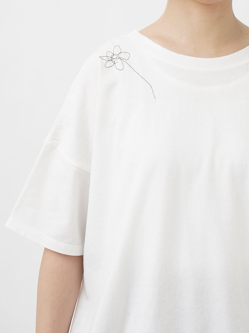 30／－ナチュラルソフト天竺 花刺繍ワイドTシャツ