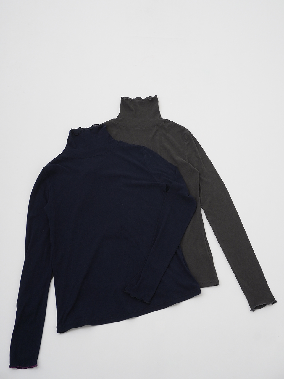 80／－シアーストレッチフライス タートルネックTシャツ