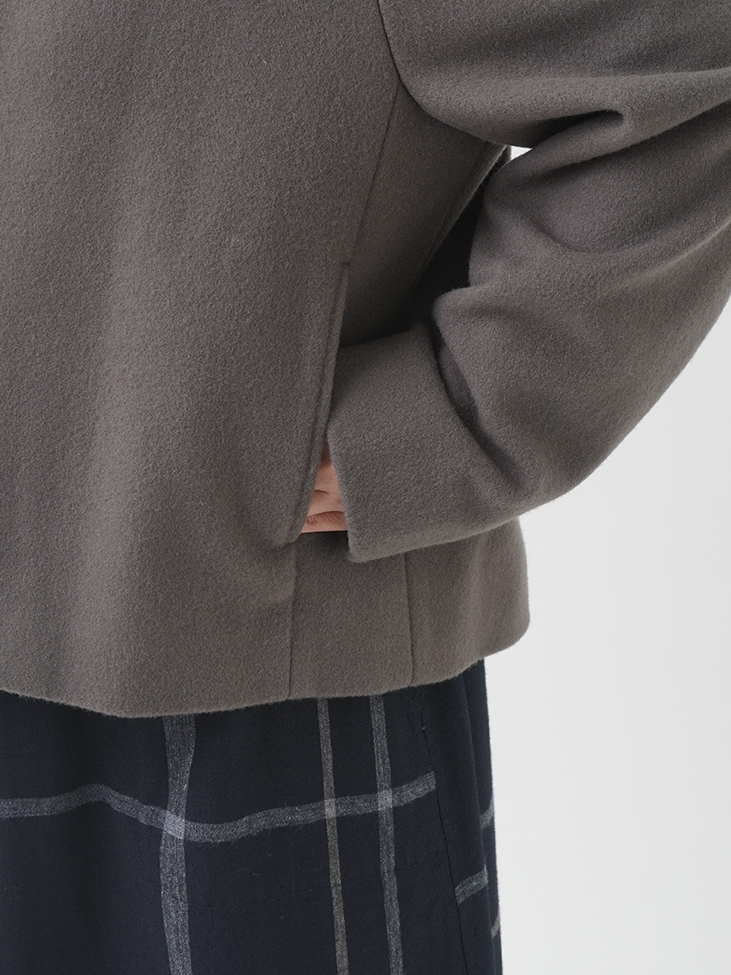 ラムウールビーバー 袖ラウンドシェイプショートコート