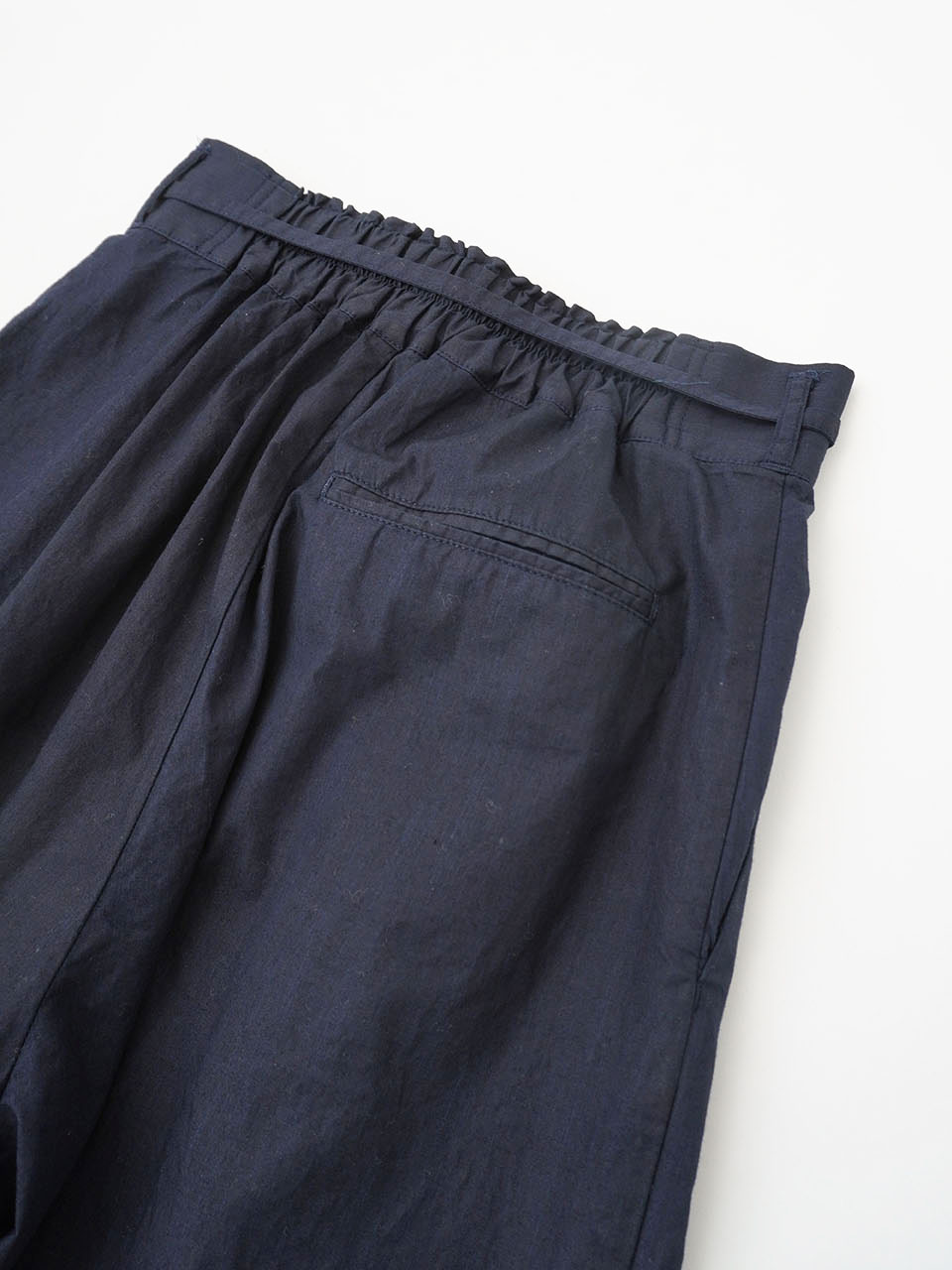 60／－インディゴハイカウントチノひも付ワイドパンツ