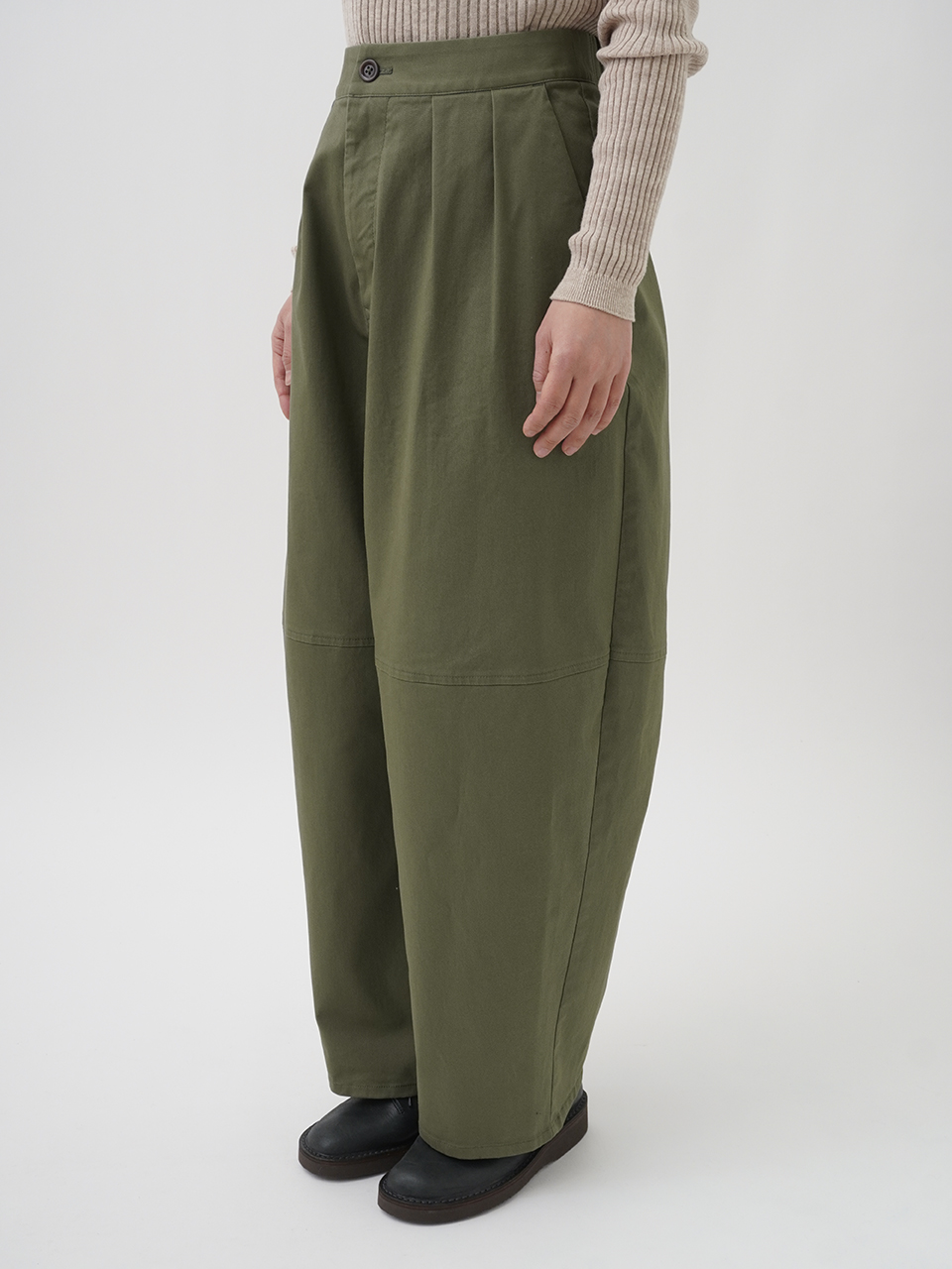 20チノラファーピーチ バルーンパンツ