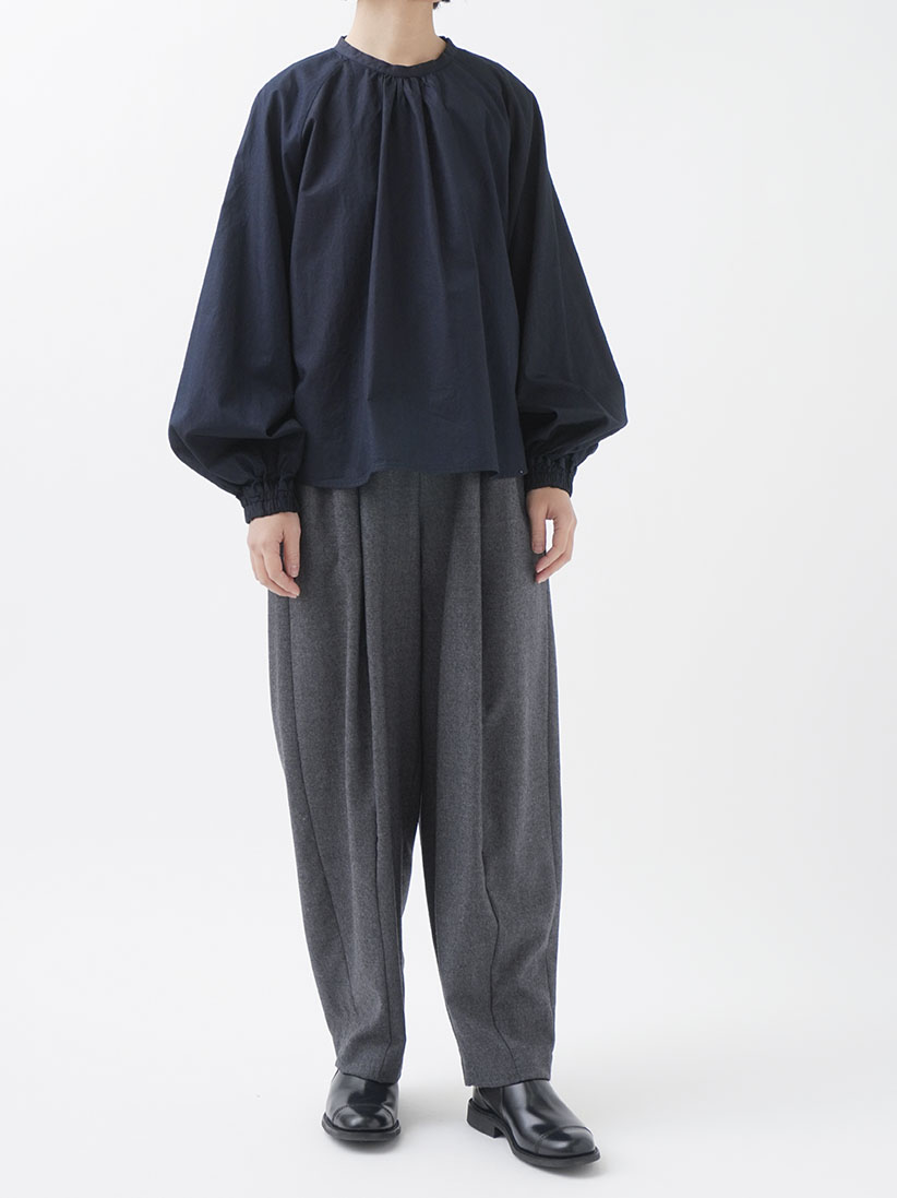 60／－インディゴハイカウントチノスタンド襟ブラウス