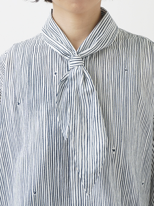 60／－ローン金木犀よろけ縞 リボン襟シャツ