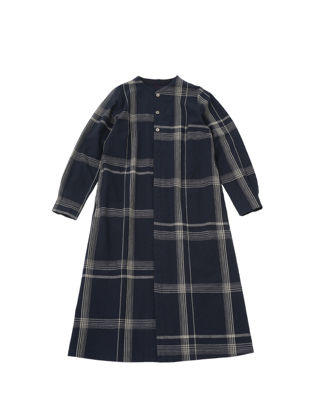１６／１綿麻春格子’２６　ボトル襟ワンピース