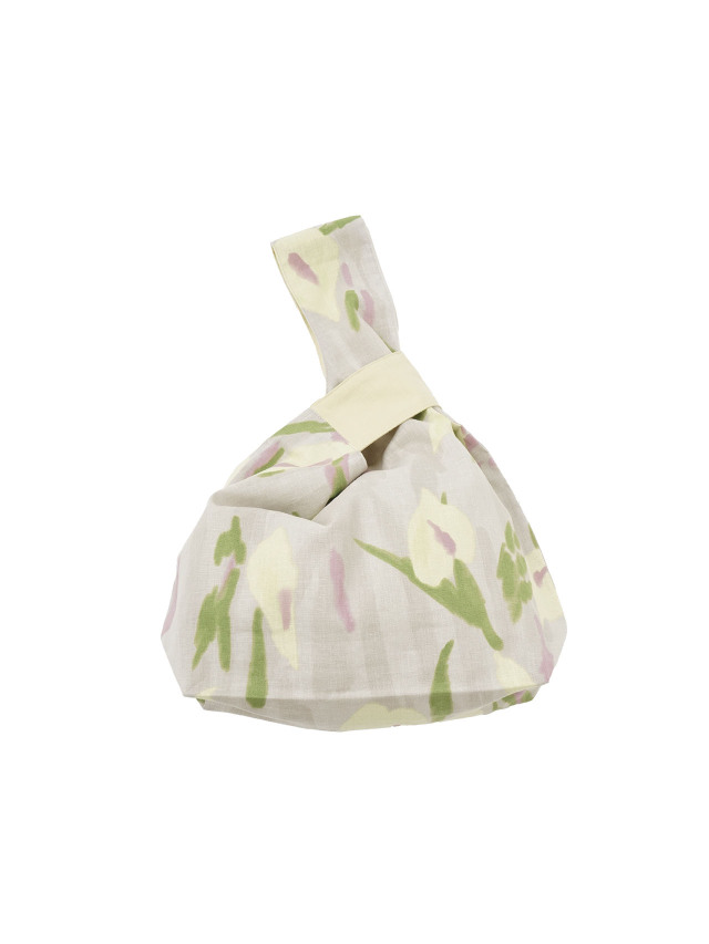 コットンリネンシーチング　茗荷の花柄バッグ