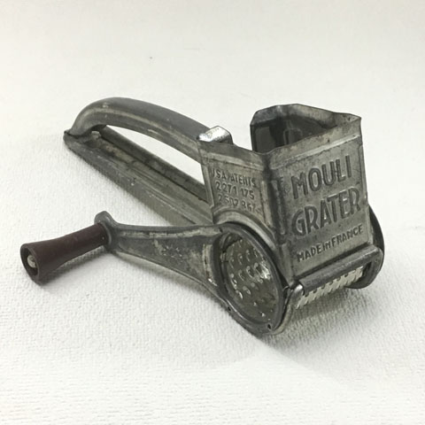 フランス ブロカント　　ブリキ製　“mouli grater”チーズ用ミル