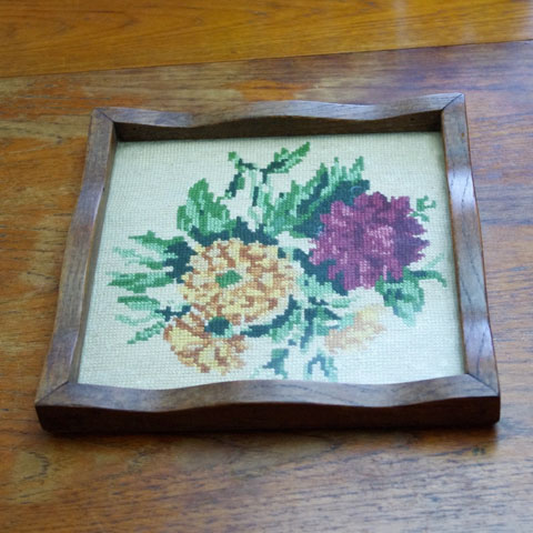 フランス ブロカント　刺繍のある　お盆