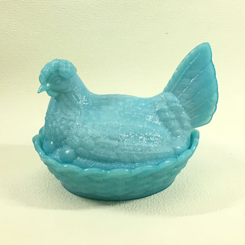 フランスブロカント　　オパリングラス　雌鶏　　物入れ（1930年代）