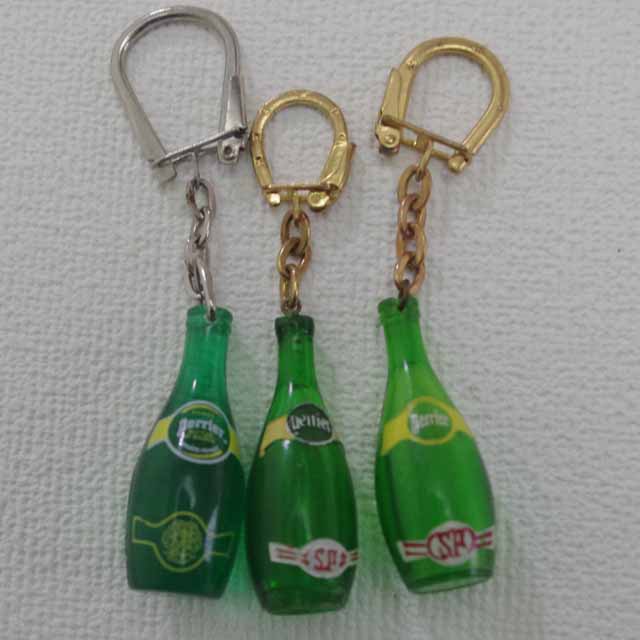 フランス　キーホルダー　（ペリエ)
