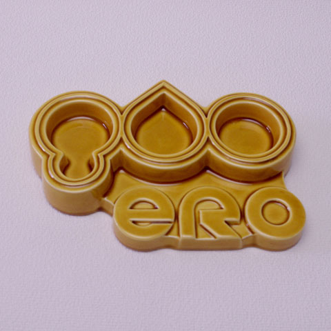 “ero”　電子機器メーカー　　灰皿　