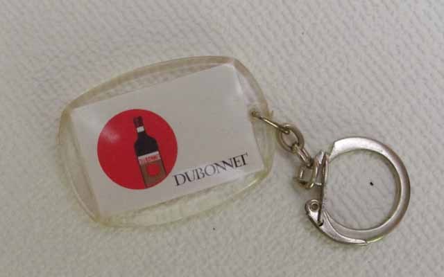 フランス　キーホルダー　(DUBONNET）