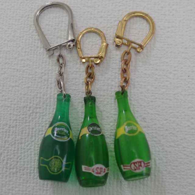 フランス　キーホルダー　（ペリエ)