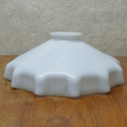 フランス　ブロカント　ランプシェード　(ミルクガラス）