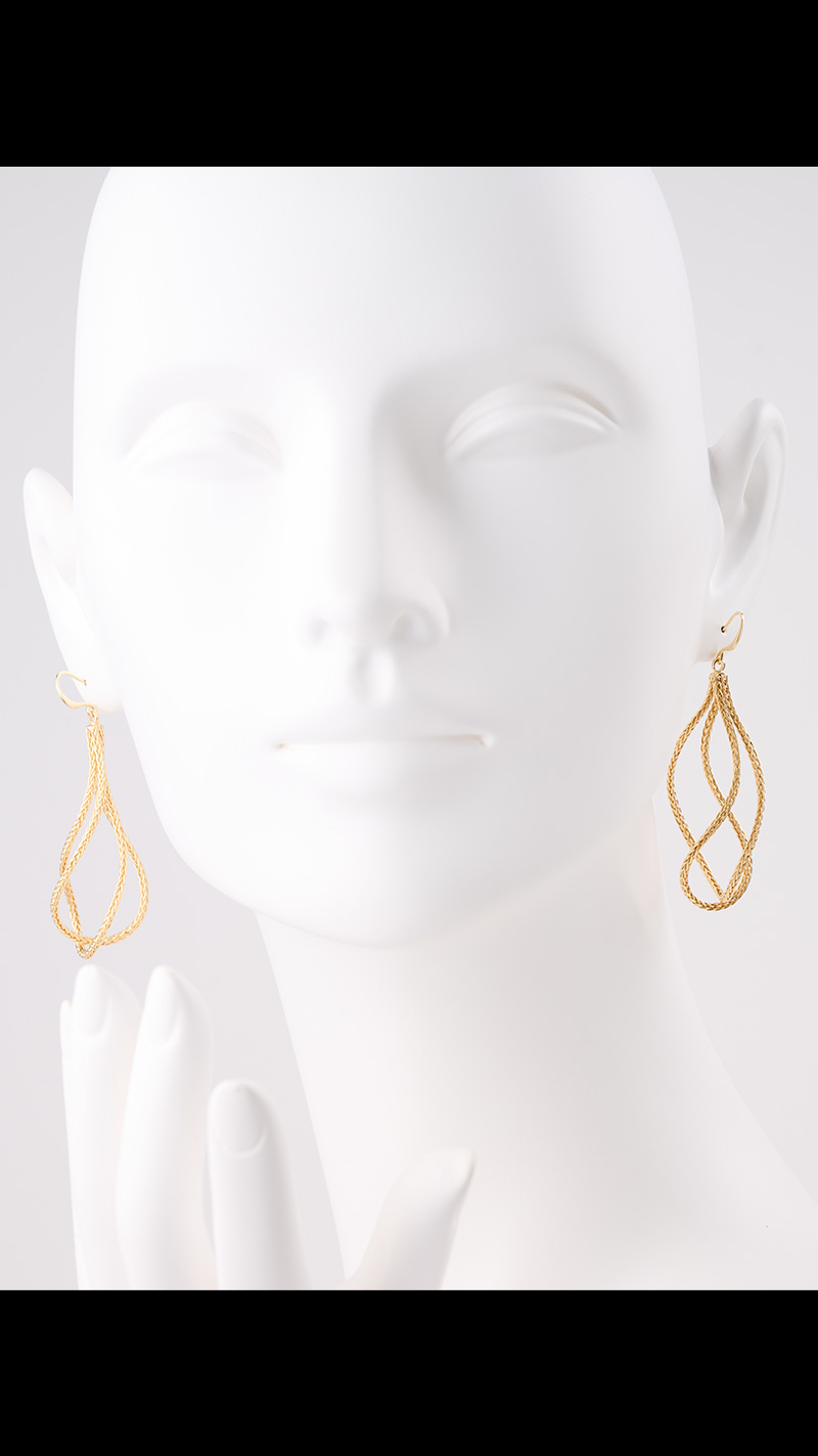 ラインカーブオーバルピアス【お客様都合のご返品不可】