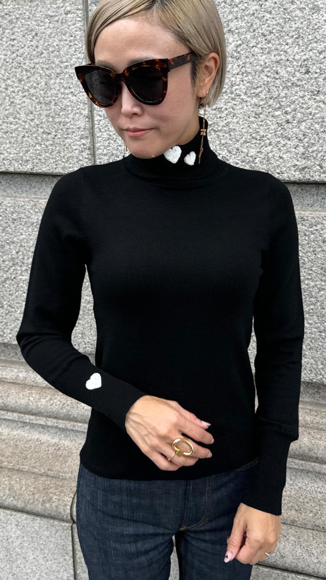 ハート刺繍タートルニット