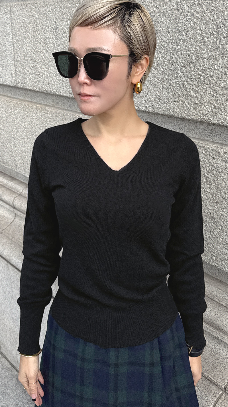 Ｖネックカシミヤニット