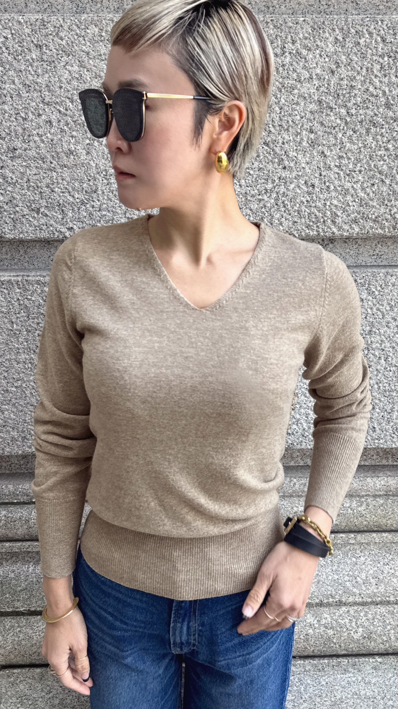 Ｖネックカシミヤニット